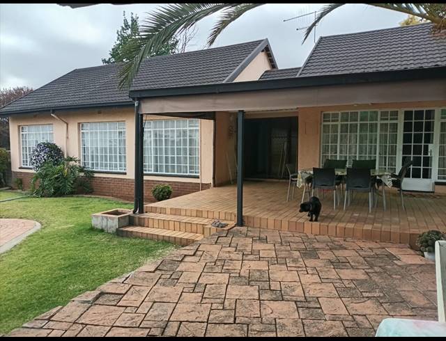 4 BEDROOM HOUSE FOR SALE IN NORKEM PARK